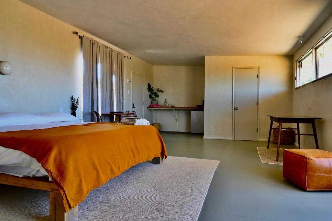 Miracle Manor Boutique & 3*