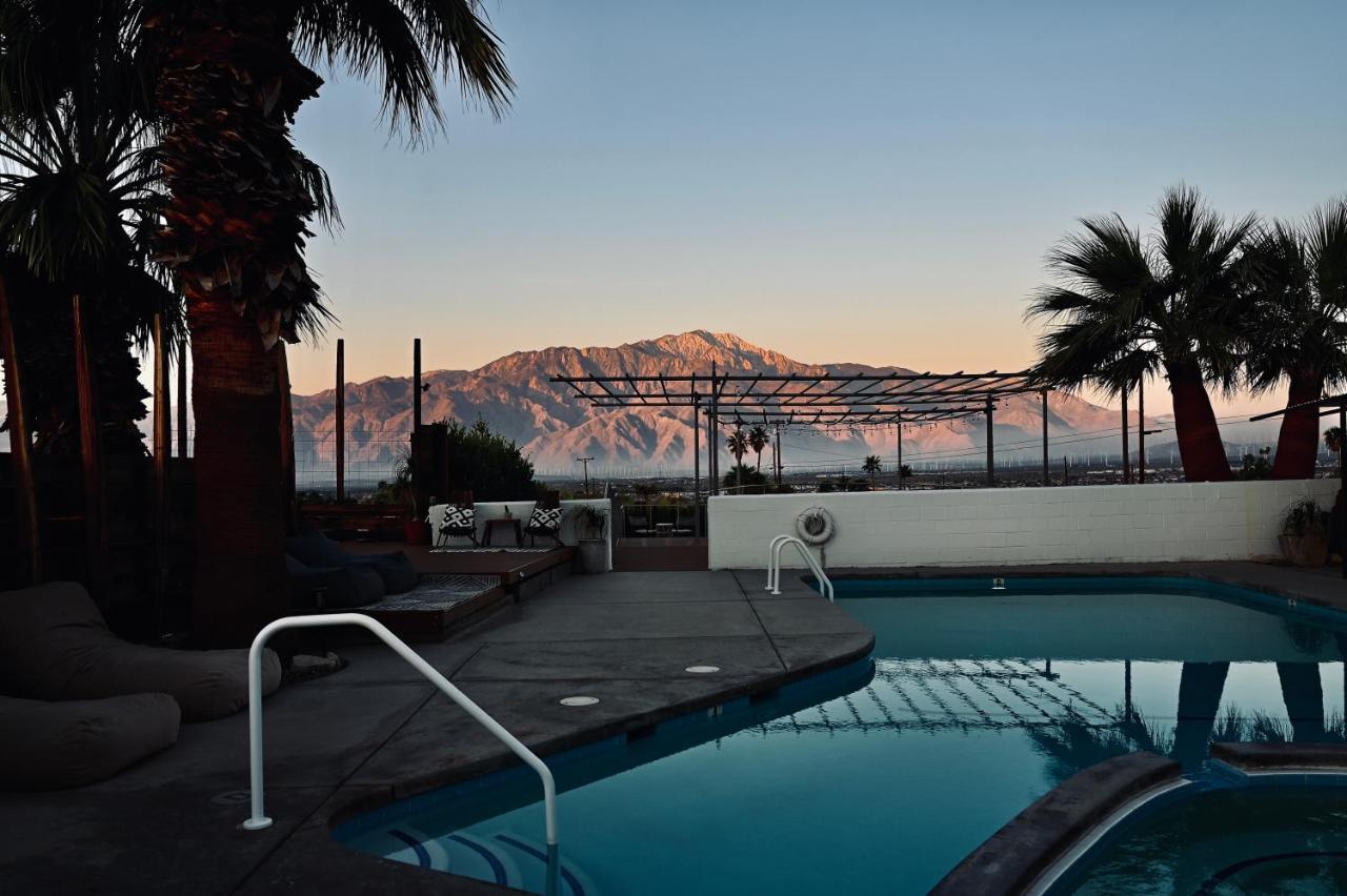 Miracle Manor Boutique & Desert Hot Springs