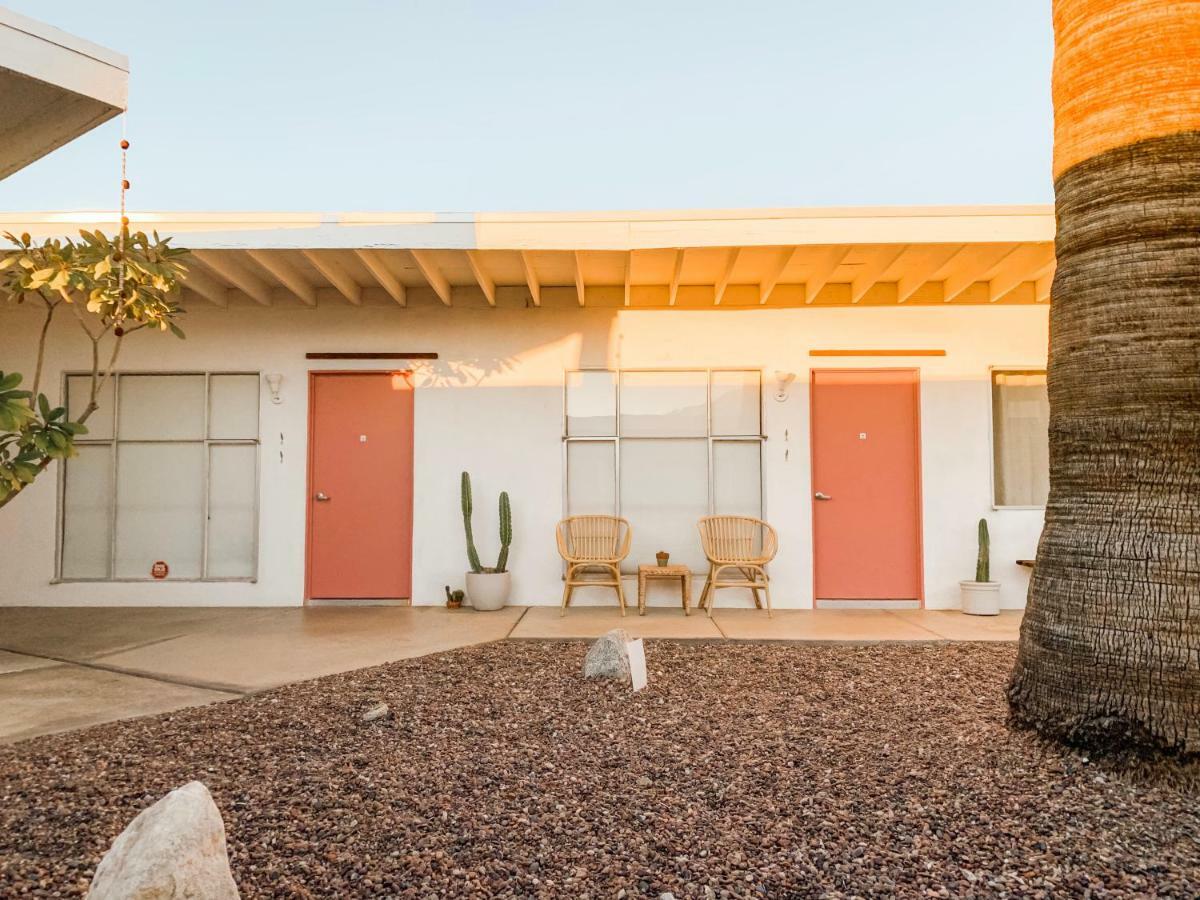 Miracle Manor Boutique & Desert Hot Springs